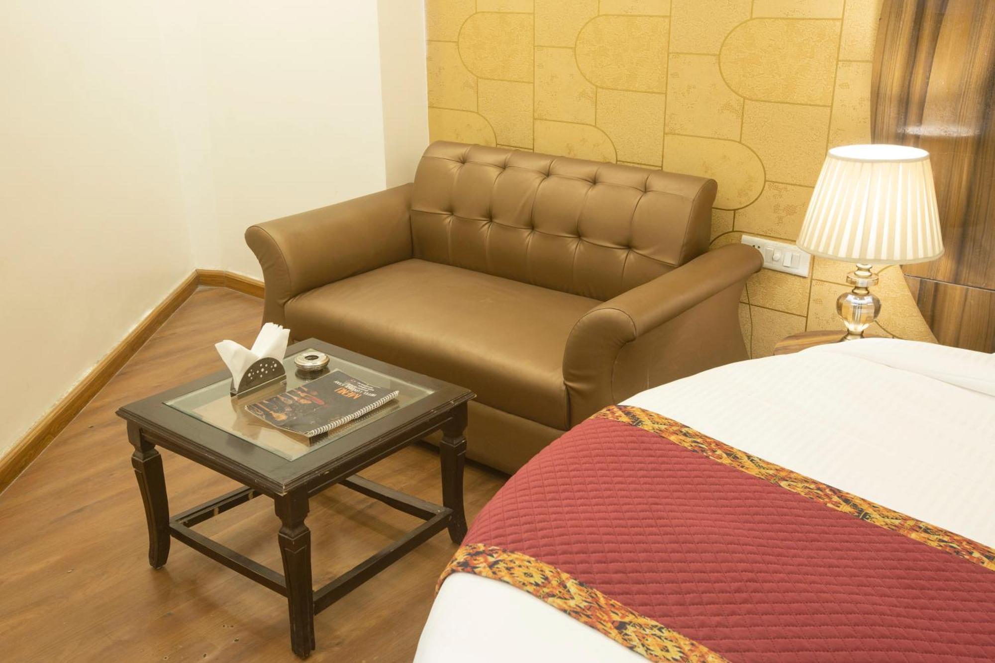 Arhaan Palace Delhi Airport Hotel 4*