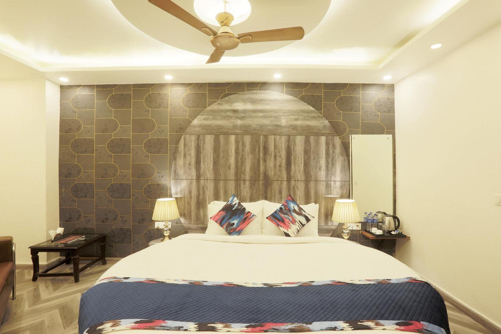 Arhaan Palace Delhi Airport Hotel