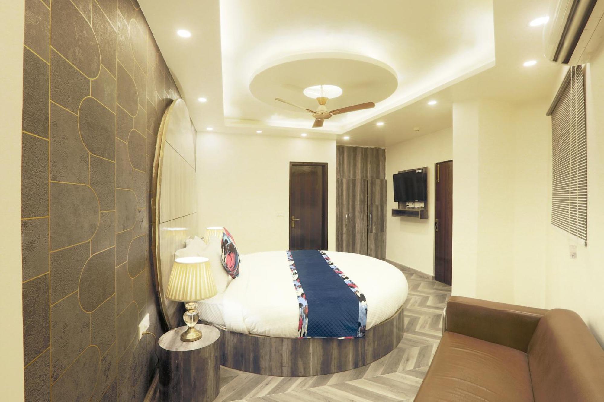 Hotel Arhaan Palace Delhi Airport 4*