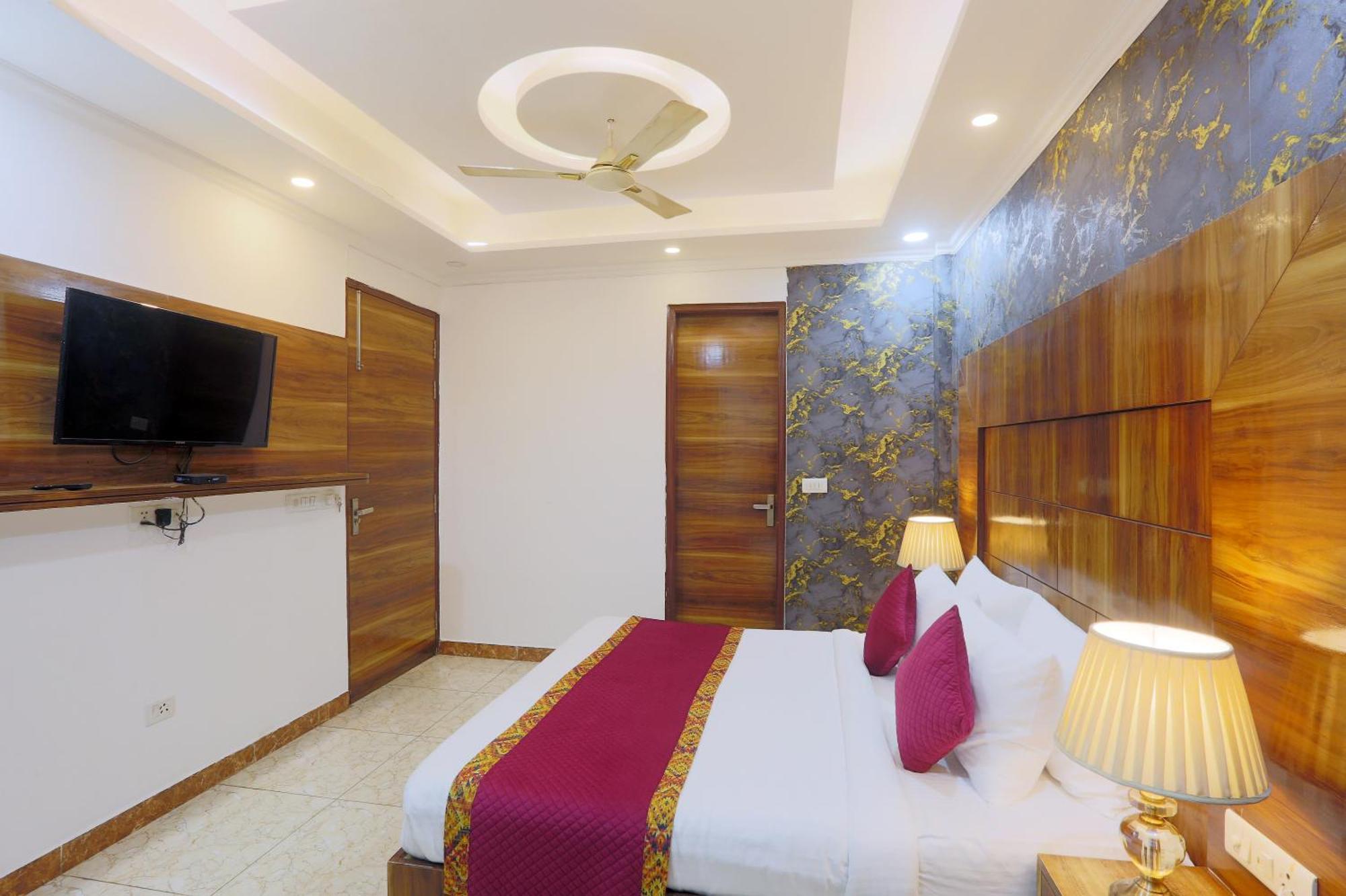 Arhaan Palace Delhi Airport 4*