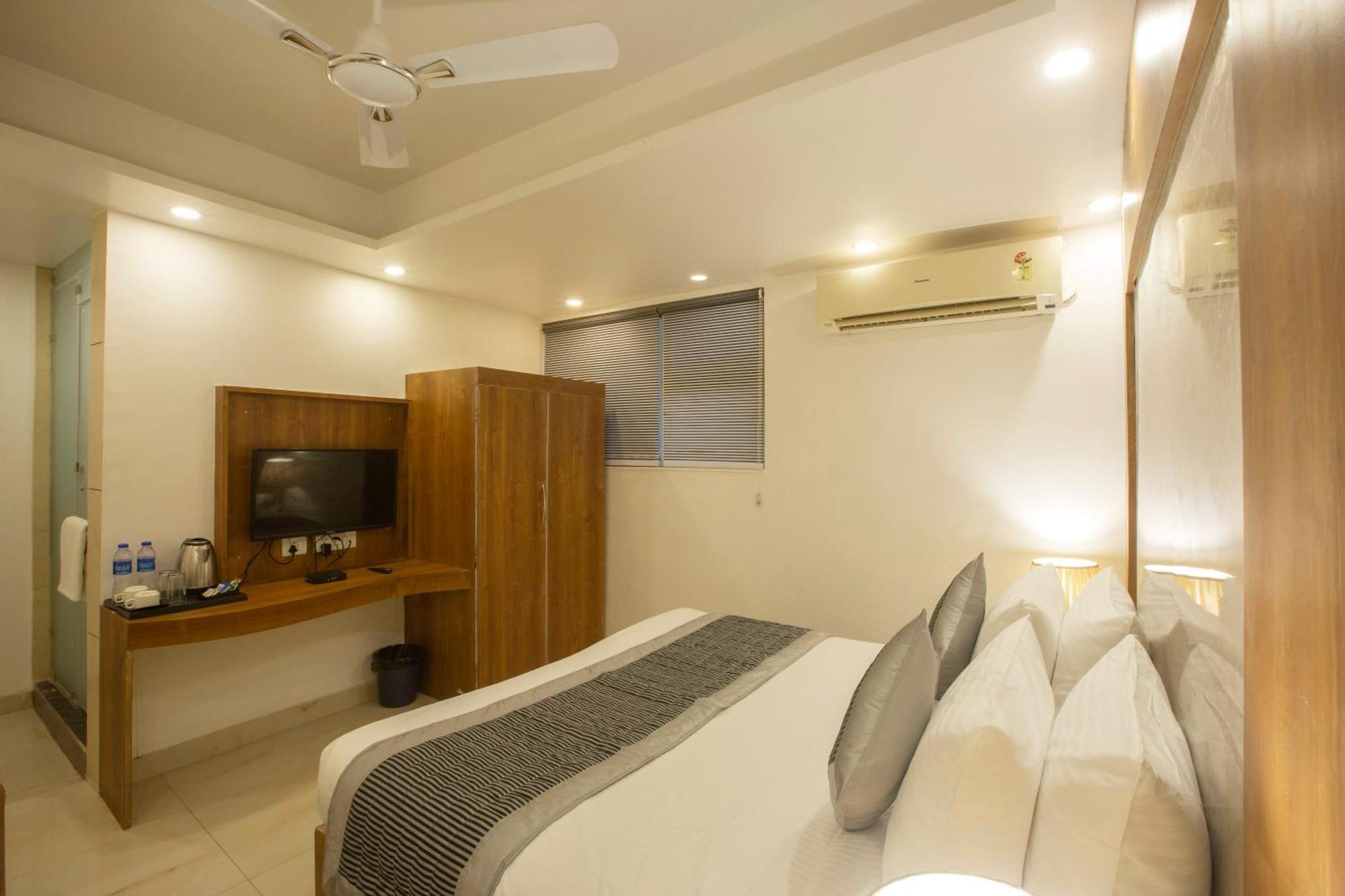 Arhaan Palace Delhi Airport
