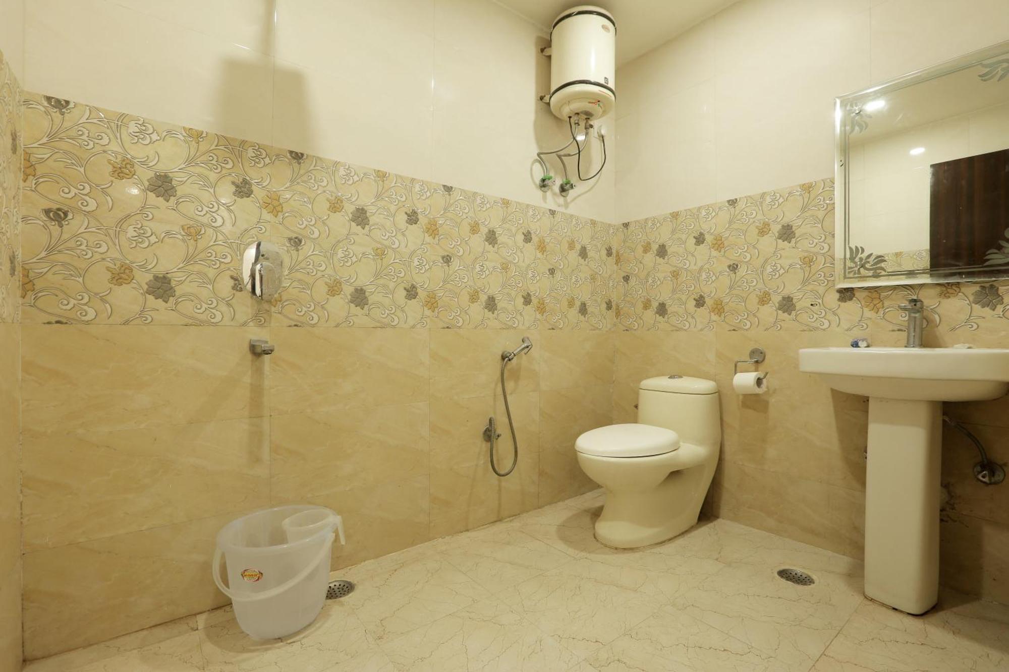 Arhaan Palace Delhi Airport 4*