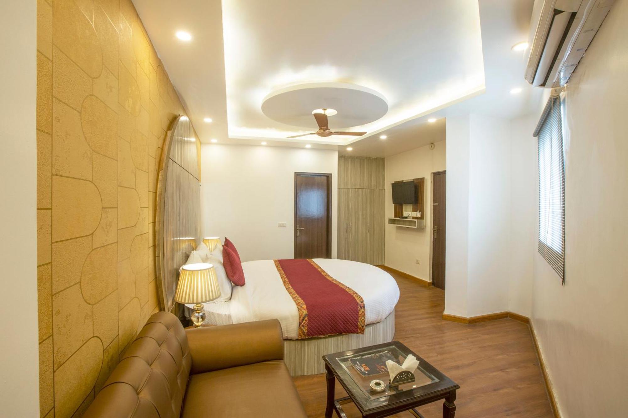 Arhaan Palace Delhi Airport Hotel