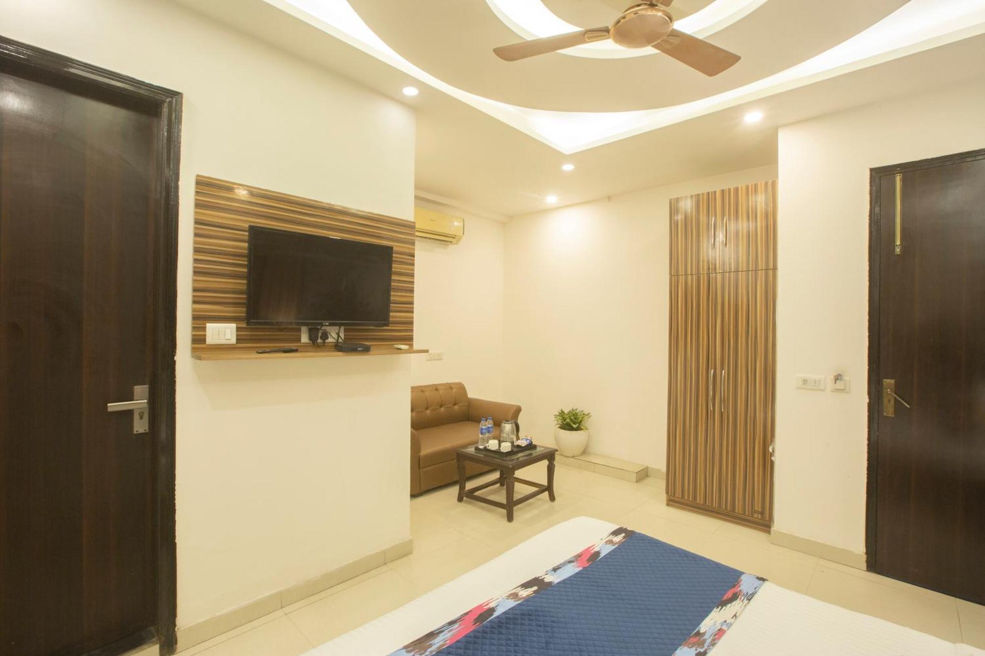 Arhaan Palace Delhi Airport Hotel 4*