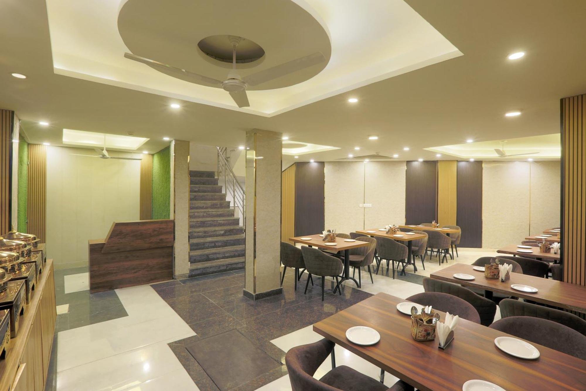Arhaan Palace Delhi Airport 4* New Delhi