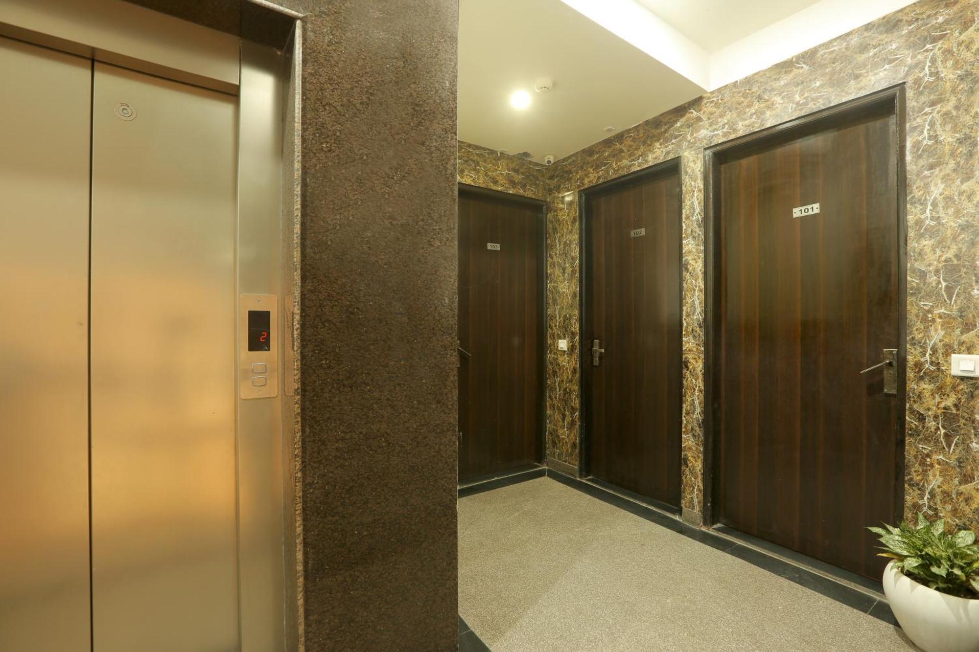 Arhaan Palace Delhi Airport 4*
